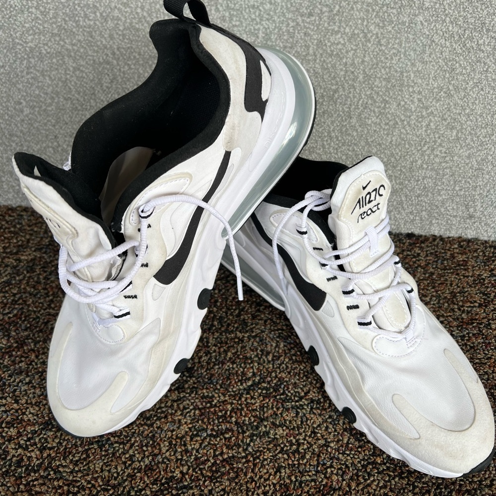 NIKE AIR MAX 270 REACT MEN SHOES SIZE 12 Look good as new